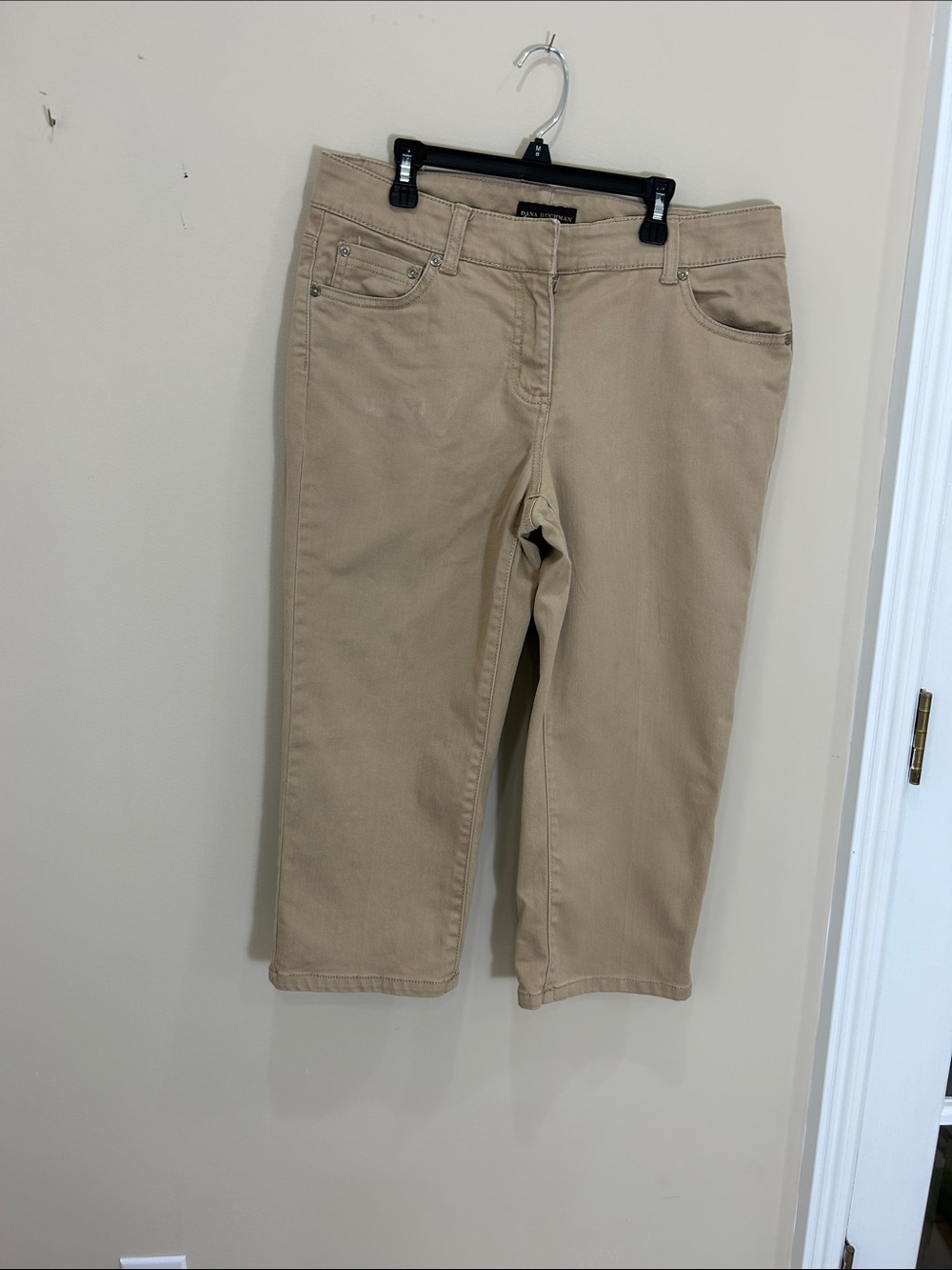 Dana Buchman Tan Capris